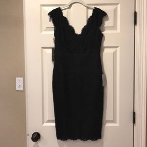 Sleeveless lace cocktail dress